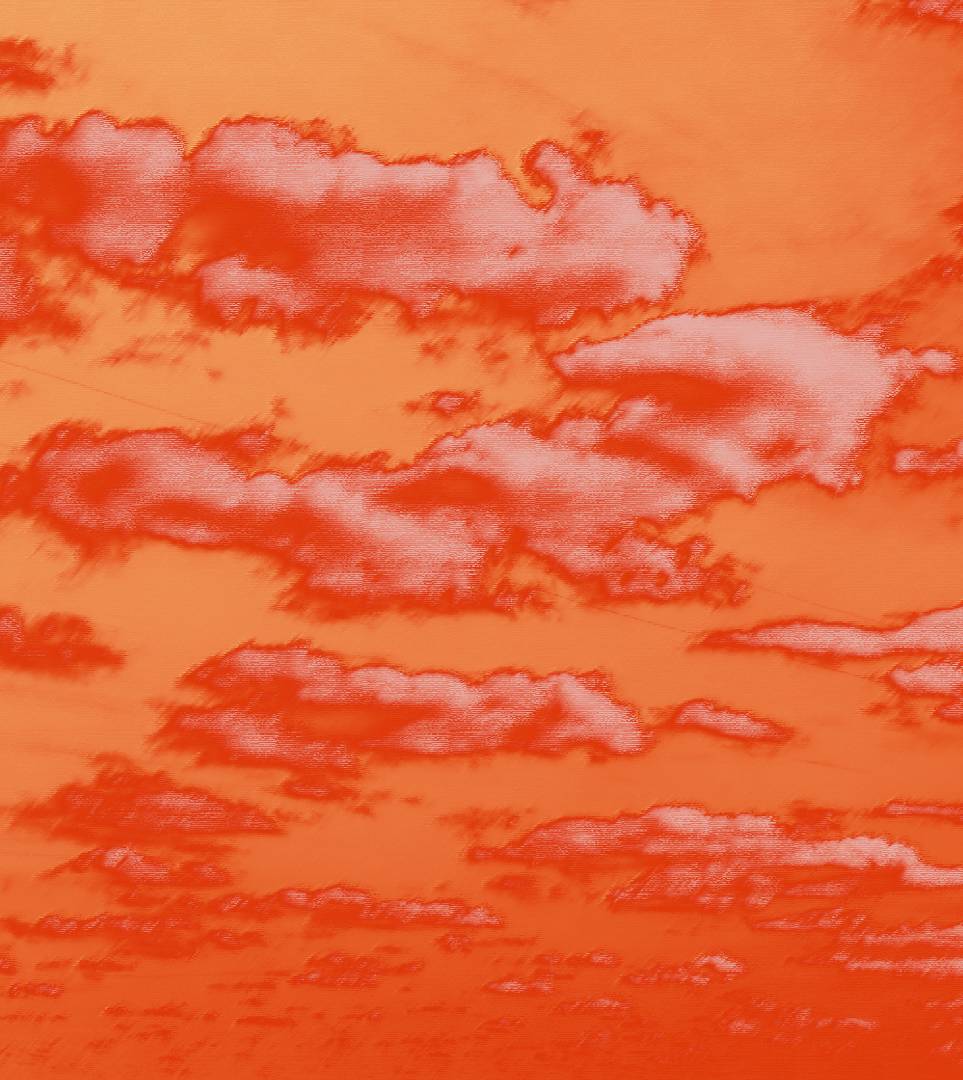 Nuvens em tons de laranja